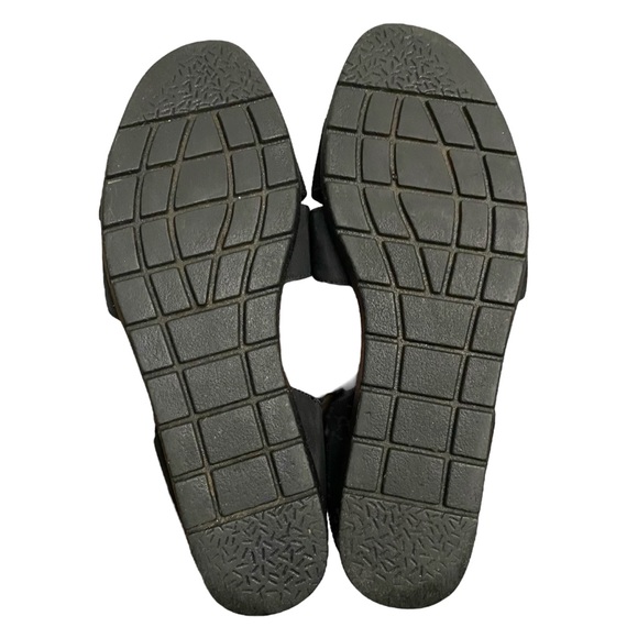 Madeline Stuart Women's Black Leather Slip-on Sandals - Picture 6 of 7